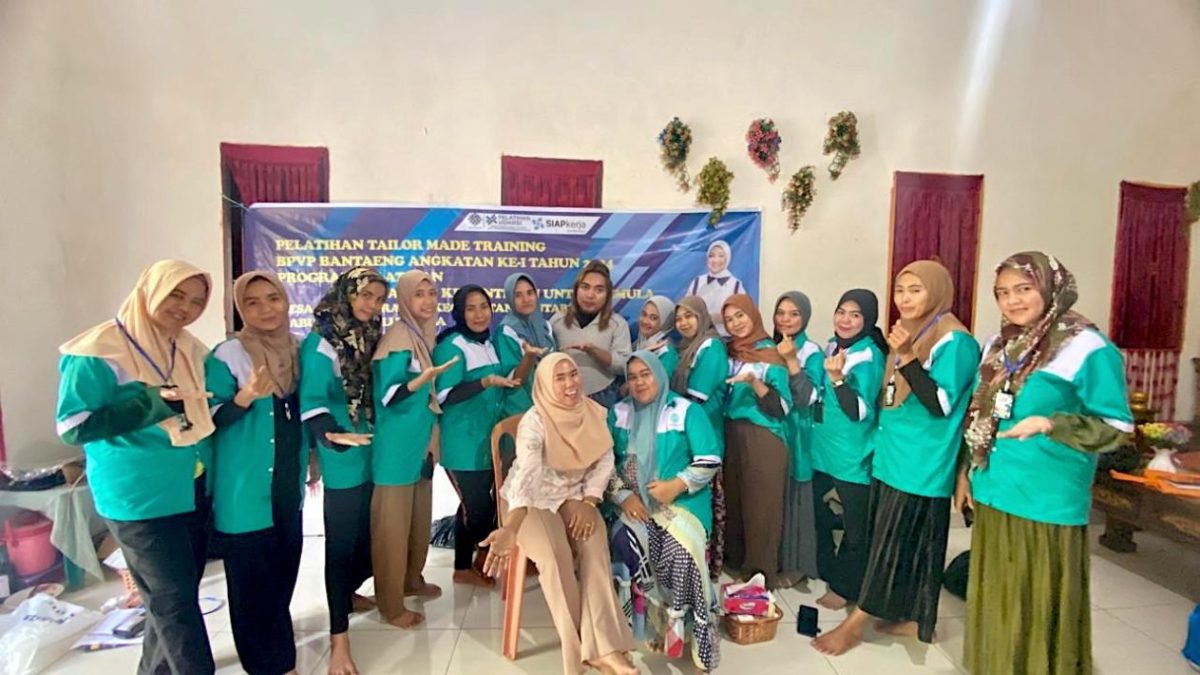 Lagi! BPVP Bantaeng Melaksanakan Pelatihan TMT Angkatan I Kejuruan Tata Kecantikan di Lokasi Lain di Waktu Yang Sama Yakni di Desa Bukit Harapan Kec.Gantarang Kab.Bulukumba